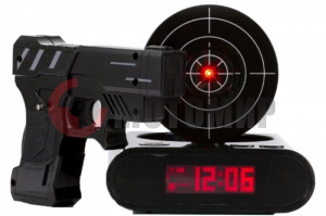 Часы настольн.с подсветкой с пистолетом Часы настольн.с подсветкой с пистолетом